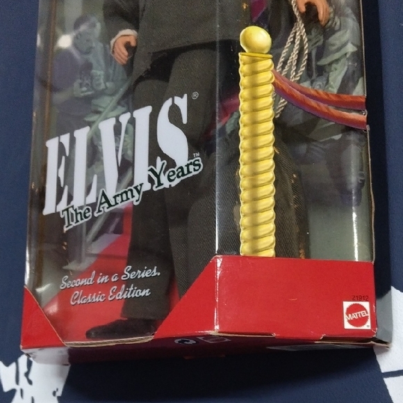 1999 Elvis "The Army Years" Mattel Doll - Picture 3 of 9